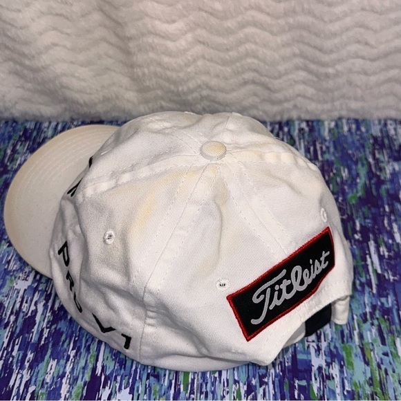 Titleist Men's 2022 Tour Performance White Adjustable Cap Pro V1 Stained - Picture 8 of 10